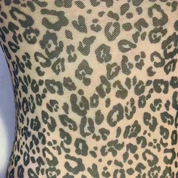 Leopard Print Mesh turtleneck top - Picture 3 of 3